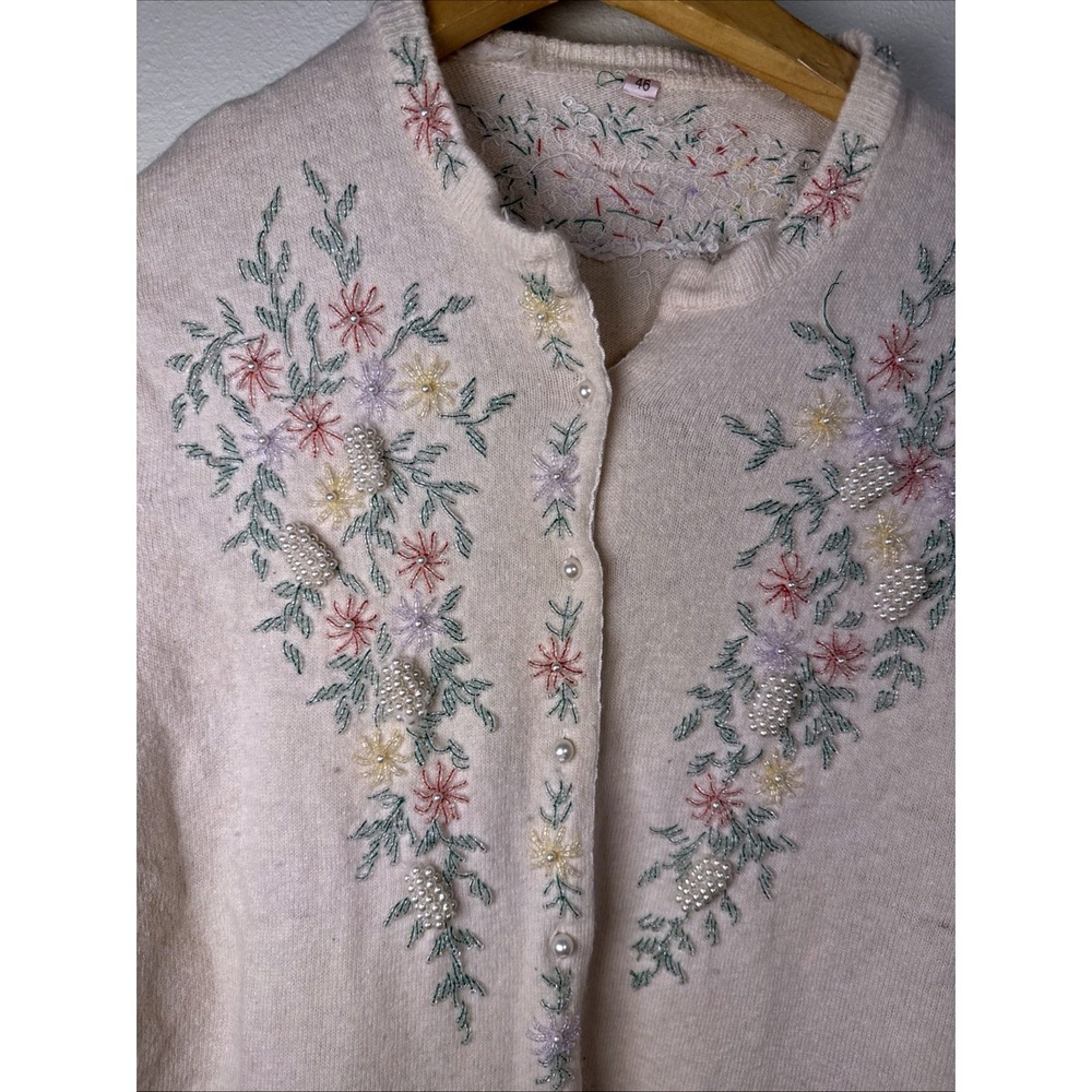 Vintage Hand Beaded Cardigan Sweater Size Small Medium 46 Floral Classic Knit‎ - Picture 2 of 16